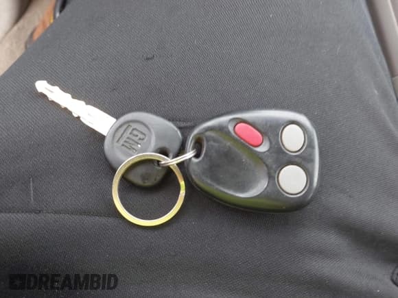 ✅ 2006 Chevrolet Equinox LT • VIN: 2CNDL63F966095794 • Лот: 42413961. Опубликован ранее на IAAI с пробегом 215 488 миль. Бесплатный доступ к архиву аукционных продаж из США и подробный отчёт об истории автомобиля на DreamBid. Изображение 11.