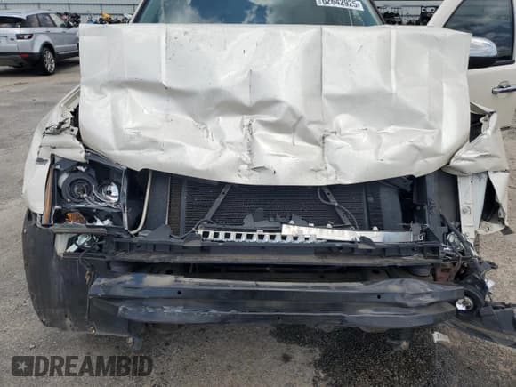 ✅ 2014 Chevrolet Tahoe LTZ • VIN: 1GNSCCE07ER121175 • Лот: 62642925. Опубликован ранее на Copart с пробегом Не указан. Бесплатный доступ к архиву аукционных продаж из США и подробный отчёт об истории автомобиля на DreamBid. Изображение 12.