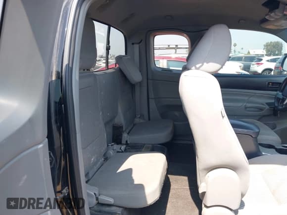 ✅ 2013 Toyota Tacoma • VIN: 5TFTX4CNXDX029302 • Lot: 42636315. Wystawiony na IAAI z przebiegiem 181 785 mil. Bezpłatny archiwum sprzedaży aukcyjnych z USA i szczegółowy raport historii pojazdu na DreamBid. Zdjęcie 8.