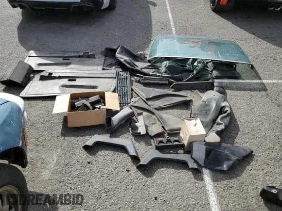 ✅ 1979 Porsche 924 • VIN: 9249200475 • Lot: 92125205. Wystawiony na Copart z przebiegiem 98 021 mil. Bezpłatny archiwum sprzedaży aukcyjnych z USA i szczegółowy raport historii pojazdu na DreamBid. Zdjęcie 12.