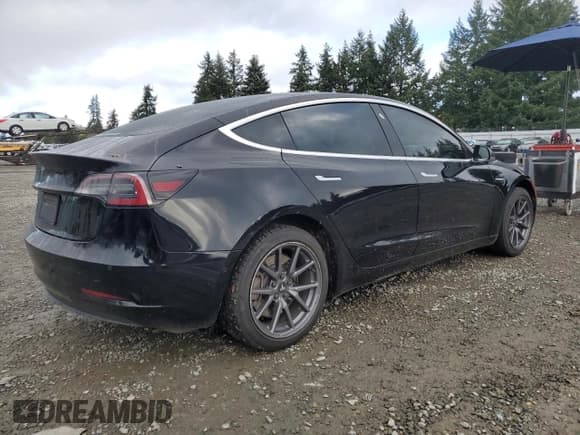 ✅ 2019 Tesla Model 3 Mid Range • VIN: 5YJ3E1EA2KF402631 • Lot: 93189805. Wystawiony na Copart z przebiegiem 59 412 mil. Bezpłatny archiwum sprzedaży aukcyjnych z USA i szczegółowy raport historii pojazdu na DreamBid. Zdjęcie 3.