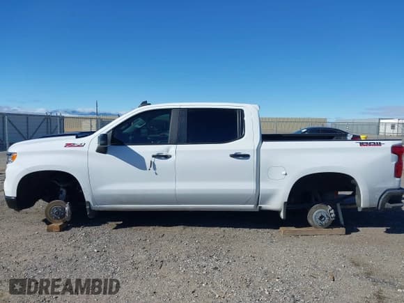 ✅ 2023 Chevrolet Silverado 1500 LT Trail Boss • VIN: 3GCUDFED0PG342929 • Lot: 41507011. Wystawiony na IAAI z przebiegiem Nie podano. Bezpłatny archiwum sprzedaży aukcyjnych z USA i szczegółowy raport historii pojazdu na DreamBid. Zdjęcie 14.