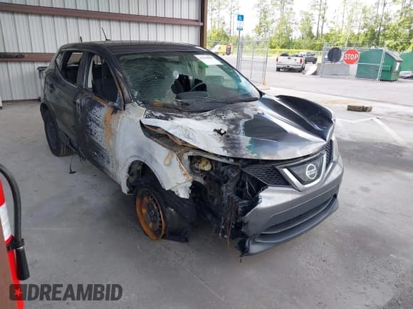 ✅ 2019 Nissan Rogue S • VIN: JN1BJ1CR5KW628869 • Lot: 43126080. Wystawiony na IAAI z przebiegiem 103 075 mil. Bezpłatny archiwum sprzedaży aukcyjnych z USA i szczegółowy raport historii pojazdu na DreamBid. Zdjęcie 1.