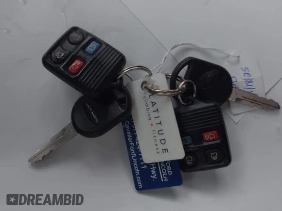 ✅ 2007 Ford Mustang GT Deluxe • VIN: 1ZVFT82H475229276 • Lot: 43815184. Listed on IAAI with 25,491 mi. Free auction sales archive from the USA and detailed vehicle history report at DreamBid. Image 11.