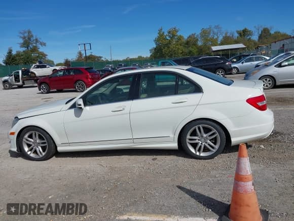 ✅ 2012 Mercedes-Benz C 300 Sport • VIN: WDDGF8BB1CA704383 • Lot: 43464595. Listed on IAAI with 84,650 mi. Free auction sales archive from the USA and detailed vehicle history report at DreamBid. Image 14.