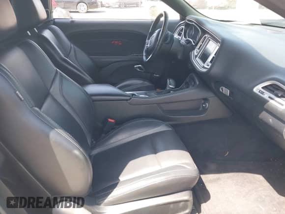 2018 Dodge Challenger R/T z VIN 2C3CDZBT2JH259541, wystawiony jako IAAI lot #42143798 z przebiegiem 90 510 mil mil oraz . Historia ofert i sprzedaży dostępna na DreamBid. Obrazek 5.