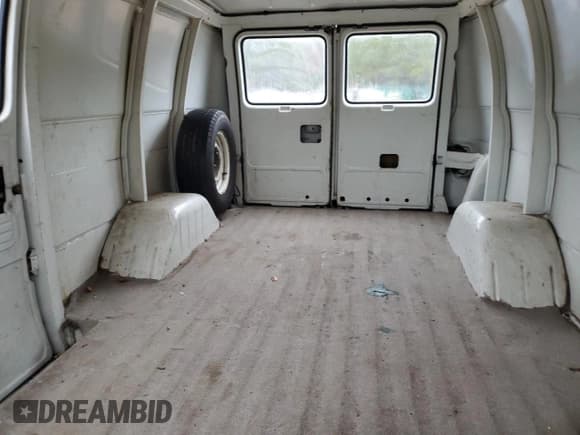 ✅ 1986 Chevrolet Chevy Van • VIN: 1GCEG25N0G7172290 • Лот: 84010474. Опубликован ранее на Copart с пробегом 90 574 миль. Бесплатный доступ к архиву аукционных продаж из США и подробный отчёт об истории автомобиля на DreamBid. Изображение 10.