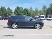 ✅ 2018 Nissan Pathfinder SL • VIN: 5N1DR2MM0JC604773 • Lot: 42819184. Wystawiony na IAAI z przebiegiem 216 384 mil. Bezpłatny archiwum sprzedaży aukcyjnych z USA i szczegółowy raport historii pojazdu na DreamBid. Zdjęcie 13.