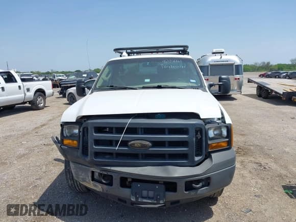✅ 2006 Ford F-350 • VIN: 1FDSF30566EB51324 • Lot: 42016661. Wystawiony na IAAI z przebiegiem 120 257 mil. Bezpłatny archiwum sprzedaży aukcyjnych z USA i szczegółowy raport historii pojazdu na DreamBid. Zdjęcie 11.
