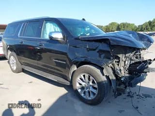 ✅ 2022 Chevrolet Suburban Premier • VIN: 1GNSKFKD3NR142911 • Lot: 42958230. Wystawiony na IAAI z przebiegiem 125 206 mil. Bezpłatny archiwum sprzedaży aukcyjnych z USA i szczegółowy raport historii pojazdu na DreamBid. Zdjęcie 1.