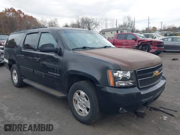 ✅ 2012 Chevrolet Suburban LT • VIN: 1GNSKJE70CR135971 • Lot: 43662992. Wystawiony na IAAI z przebiegiem 550 591 mil. Bezpłatny archiwum sprzedaży aukcyjnych z USA i szczegółowy raport historii pojazdu na DreamBid. Zdjęcie 1.