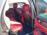 ✅ 2022 Porsche Cayenne E-Hybrid • VIN: WP1AE2AY7NDA26826 • Lot: 41669548. Wystawiony na IAAI z przebiegiem 22 644 mil. Bezpłatny archiwum sprzedaży aukcyjnych z USA i szczegółowy raport historii pojazdu na DreamBid. Zdjęcie 8.