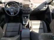 ✅ 2013 Volkswagen Tiguan SE • VIN: WVGAV7AX5DW545815 • Лот: 53644525. Опубликован ранее на Copart с пробегом 112 835 миль. Бесплатный доступ к архиву аукционных продаж из США и подробный отчёт об истории автомобиля на DreamBid. Изображение 8.