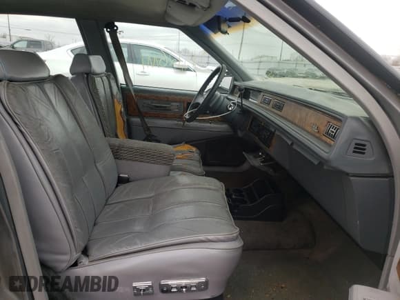 ✅ 1990 Buick LeSabre • VIN: 1G4HR54C8LH456419 • Lot: 55133944. Wystawiony na Copart z przebiegiem 115 126 mil. Bezpłatny archiwum sprzedaży aukcyjnych z USA i szczegółowy raport historii pojazdu na DreamBid. Zdjęcie 5.