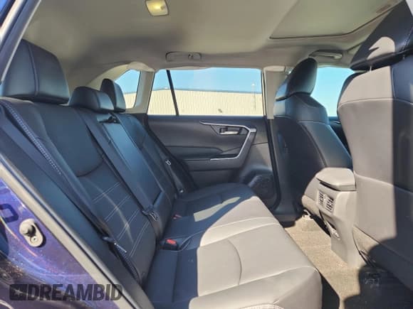 ✅ 2022 Toyota RAV4 XLE Premium • VIN: 2T3C1RFV5NW236440 • Lot: 87193275. Wystawiony na Copart z przebiegiem 28 958 mil. Bezpłatny archiwum sprzedaży aukcyjnych z USA i szczegółowy raport historii pojazdu na DreamBid. Zdjęcie 11.