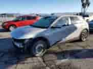 ✅ 2022 Hyundai Ioniq 5 SE Standard Range • VIN: KM8KM4AB8NU095598 • Lot: 86716995. Wystawiony na Copart z przebiegiem 50 117 mil. Bezpłatny archiwum sprzedaży aukcyjnych z USA i szczegółowy raport historii pojazdu na DreamBid. Zdjęcie 1.