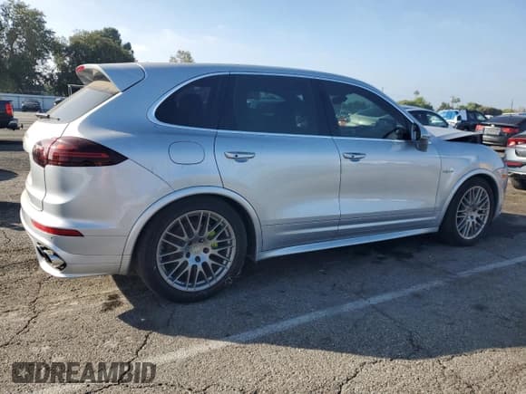 ✅ 2016 Porsche Cayenne S E-Hybrid • VIN: WP1AE2A22GLA16290 • Lot: 86316025. Listed on Copart with Not provided. Free auction sales archive from the USA and detailed vehicle history report at DreamBid. Image 3.