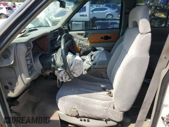 1995 Chevrolet Blazer z VIN 1GNCS13W3SK128695, wystawiony jako Copart lot #72432754 z przebiegiem 162 645 mil mil oraz Szkoda całkowita • Salvage title. Historia ofert i sprzedaży dostępna na DreamBid. Obrazek 7.