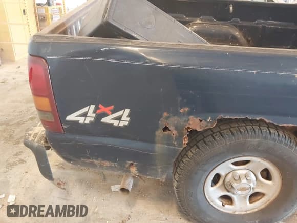 ✅ 2000 Chevrolet Silverado 1500 • VIN: 1GCEK14W2YE198437 • Лот: 43436123. Опубликован ранее на IAAI с пробегом 217 231 миль. Бесплатный доступ к архиву аукционных продаж из США и подробный отчёт об истории автомобиля на DreamBid. Изображение 6.