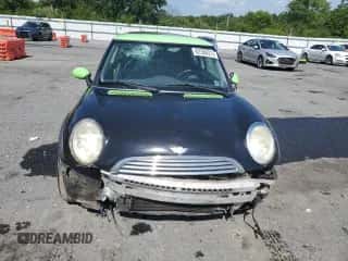 2003 MINI Hardtop with VIN WMWRC33443TE16974, listed as a Copart auction lot 62366375 with 131,981 mi miles and Salvage title. Bid and sale history available at DreamBid. Image 5.