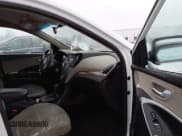 ✅ 2016 Hyundai Santa Fe • VIN: 5XYZT3LB0GG374027 • Lot: 41311915. Listed on IAAI with 267,415 mi. Free auction sales archive from the USA and detailed vehicle history report at DreamBid. Image 5.