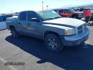 ✅ 2005 Dodge Dakota SLT • VIN: 1D7HE48N75S275748 • Lot: 43289762. Wystawiony na IAAI z przebiegiem 78 744 mil. Bezpłatny archiwum sprzedaży aukcyjnych z USA i szczegółowy raport historii pojazdu na DreamBid. Zdjęcie 1.