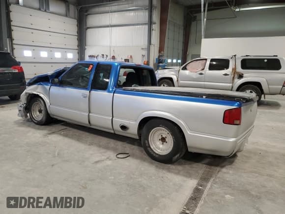 ✅ 1998 Chevrolet S-10 LS • VIN: 1GCCS1947W8192787 • Lot: 85696744. Wystawiony na Copart z przebiegiem Nie podano. Bezpłatny archiwum sprzedaży aukcyjnych z USA i szczegółowy raport historii pojazdu na DreamBid. Zdjęcie 2.
