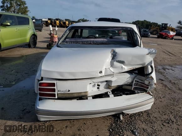 ✅ 1996 Oldsmobile Cutlass Ciera 1SA VX5 • VIN: 1G3AJ55M5T6394526 • Lot: 72783674. Wystawiony na Copart z przebiegiem 77 988 mil. Bezpłatny archiwum sprzedaży aukcyjnych z USA i szczegółowy raport historii pojazdu na DreamBid. Zdjęcie 6.