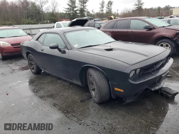 ✅ 2013 Dodge Challenger SXT • VIN: 2C3CDYAG6DH692475 • Lot: 82347434. Wystawiony na Copart z przebiegiem 247 466 mil. Bezpłatny archiwum sprzedaży aukcyjnych z USA i szczegółowy raport historii pojazdu na DreamBid. Zdjęcie 4.