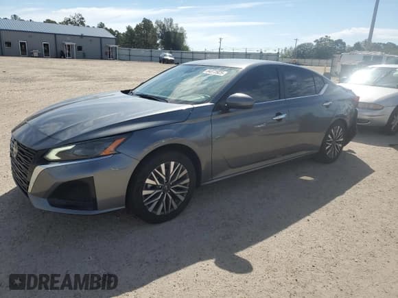 ✅ 2023 Nissan Altima SV • VIN: 1N4BL4DVXPN390220 • Lot: 84073925. Wystawiony na Copart z przebiegiem 61 084 mil. Bezpłatny archiwum sprzedaży aukcyjnych z USA i szczegółowy raport historii pojazdu na DreamBid. Zdjęcie 1.