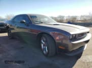 ✅ 2014 Dodge Challenger SXT • VIN: 2C3CDYAG5EH110867 • Lot: 88953675. Wystawiony na Copart z przebiegiem 164 851 mil. Bezpłatny archiwum sprzedaży aukcyjnych z USA i szczegółowy raport historii pojazdu na DreamBid. Zdjęcie 4.
