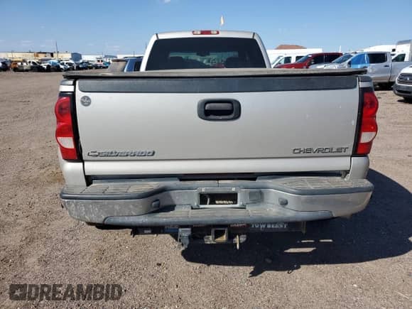 2005 Chevrolet Silverado 3500 DRW LS с VIN 1GCJK33255F891419, выставлен на аукционе Copart как лот 84474255 с пробегом 216 982 миль миль и Списание • Salvage title. История ставок и продаж доступна на DreamBid. Изображение 6.