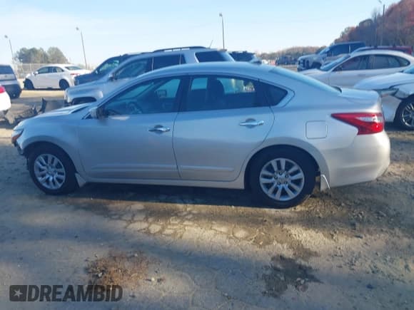 ✅ 2017 Nissan Altima SR • VIN: 1N4AL3AP5HC298568 • Lot: 43739495. Listed on IAAI with 129,065 mi. Free auction sales archive from the USA and detailed vehicle history report at DreamBid. Image 14.