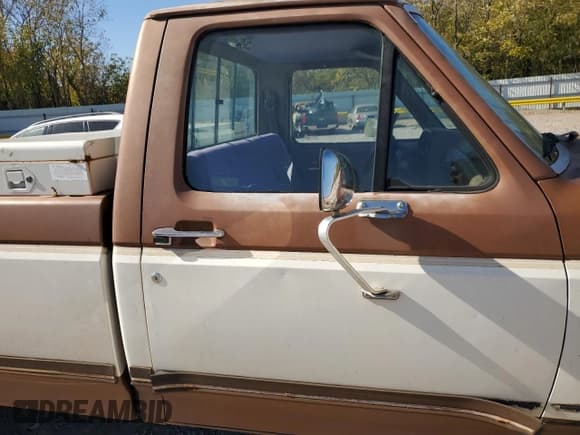 ✅ 1988 Ford F-150 • VIN: 1FTDF15Y1JPA65940 • Lot: 91714495. Wystawiony na Copart z przebiegiem 156 378 mil. Bezpłatny archiwum sprzedaży aukcyjnych z USA i szczegółowy raport historii pojazdu na DreamBid. Zdjęcie 10.