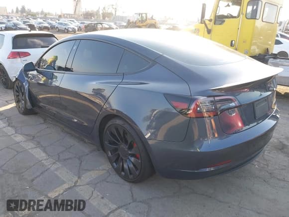 ✅ 2023 Tesla Model 3 Performance • VIN: 5YJ3E1EC7PF635722 • Lot: 41536638. Wystawiony na IAAI z przebiegiem 24 857 mil. Bezpłatny archiwum sprzedaży aukcyjnych z USA i szczegółowy raport historii pojazdu na DreamBid. Zdjęcie 3.