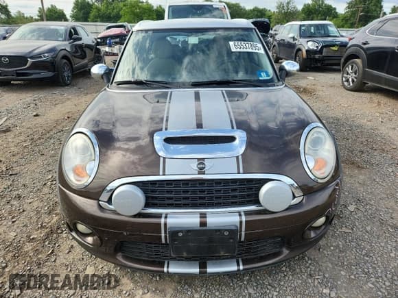 ✅ 2009 MINI Clubman S • VIN: WMWMM335X9TP89913 • Lot: 65537895. Listed on Copart with 127,679 mi. Free auction sales archive from the USA and detailed vehicle history report at DreamBid. Image 5.