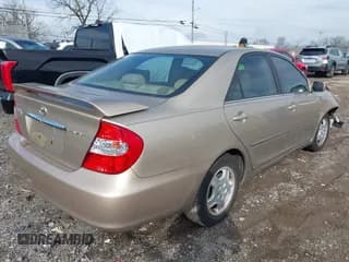 ✅ 2003 Toyota Camry LE • VIN: 4T1BE32K63U752868 • Lot: 43789350. Wystawiony na IAAI z przebiegiem 73 210 mil. Bezpłatny archiwum sprzedaży aukcyjnych z USA i szczegółowy raport historii pojazdu na DreamBid. Zdjęcie 4.