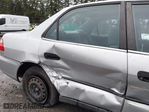 ✅ 1999 Honda Accord DX • VIN: 1HGCF8541XA068285 • Lot: 41152573. Listed on IAAI with 185,879 mi. Free auction sales archive from the USA and detailed vehicle history report at DreamBid. Image 6.