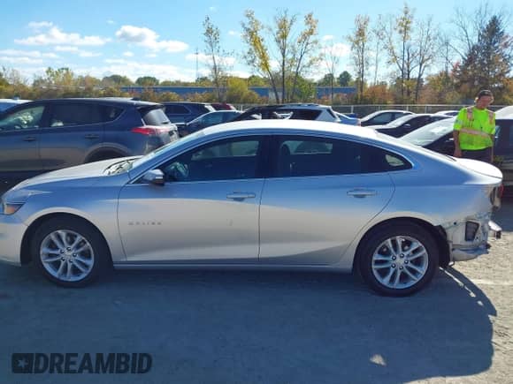 2018 Chevrolet Malibu LT с VIN 1G1ZD5STXJF268187, выставлен на аукционе IAAI как лот 43439529 с пробегом 97 042 миль миль и . История ставок и продаж доступна на DreamBid. Изображение 15.