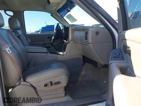 ✅ 2006 Chevrolet Silverado 2500HD LT1 • VIN: 1GCHK23D36F197355 • Lot: 41667090. Listed on IAAI with Not provided. Free auction sales archive from the USA and detailed vehicle history report at DreamBid. Image 5.