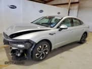 ✅ 2025 Hyundai Sonata SEL • VIN: KMHL64JA4SA454898 • Лот: 90748365. Опубликован ранее на Copart с пробегом 19 676 миль. Бесплатный доступ к архиву аукционных продаж из США и подробный отчёт об истории автомобиля на DreamBid. Изображение 1.