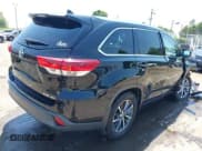 ✅ 2017 Toyota Highlander XLE • VIN: 5TDJZRFH0HS370238 • Lot: 42161298. Listed on IAAI with 123,601 mi. Free auction sales archive from the USA and detailed vehicle history report at DreamBid. Image 4.