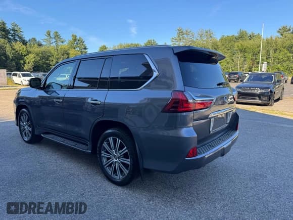 ✅ 2016 Lexus LX 570 • VIN: JTJHY7AX2G4200877 • Lot: 71738215. Wystawiony na Copart z przebiegiem 187 160 mil. Bezpłatny archiwum sprzedaży aukcyjnych z USA i szczegółowy raport historii pojazdu na DreamBid. Zdjęcie 3.