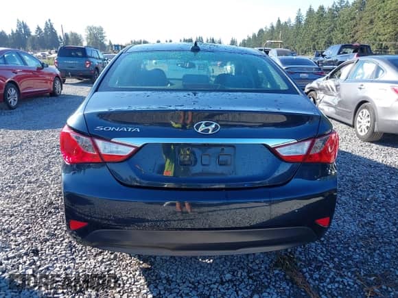 2014 Hyundai Sonata GLS with VIN 5NPEB4AC1EH822042, listed as a IAAI auction lot 43235585 with 137,540 mi miles and . Bid and sale history available at DreamBid. Image 16.