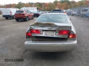 ✅ 2000 Toyota Camry CE • VIN: 4T1BG22K8YU633005 • Lot: 43546185. Wystawiony na IAAI z przebiegiem 240 688 mil. Bezpłatny archiwum sprzedaży aukcyjnych z USA i szczegółowy raport historii pojazdu na DreamBid. Zdjęcie 16.