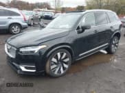 ✅ 2025 Volvo XC90 • VIN: YV4H60JF7S1303761 • Lot: 43584021. Wystawiony na IAAI z przebiegiem 9 510 mil. Bezpłatny archiwum sprzedaży aukcyjnych z USA i szczegółowy raport historii pojazdu na DreamBid. Zdjęcie 2.