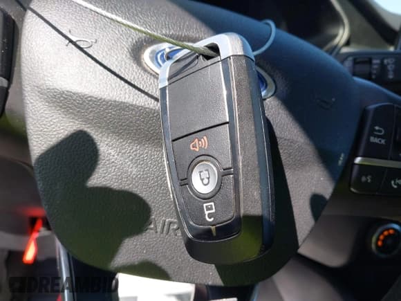 ✅ 2022 Ford Escape SE • VIN: 1FMCU9G69NUA60967 • Lot: 42255666. Listed on IAAI with 190,573 mi. Free auction sales archive from the USA and detailed vehicle history report at DreamBid. Image 11.