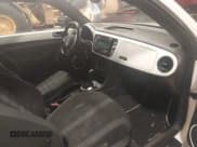 ✅ 2012 Volkswagen Beetle Turbo • VIN: 3VWVA7AT4CM603293 • Лот: 41633664. Опубликован ранее на IAAI с пробегом 91 410 миль. Бесплатный доступ к архиву аукционных продаж из США и подробный отчёт об истории автомобиля на DreamBid. Изображение 5.