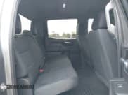 ✅ 2019 Chevrolet Silverado 1500 Custom Trail Boss • VIN: 1GCPYCEH8KZ381795 • Lot: 43172616. Wystawiony na IAAI z przebiegiem 39 639 mil. Bezpłatny archiwum sprzedaży aukcyjnych z USA i szczegółowy raport historii pojazdu na DreamBid. Zdjęcie 8.