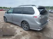 ✅ 2018 Toyota Sienna SE • VIN: 5TDXZ3DC1JS919062 • Lot: 42790530. Listed on IAAI with 107,040 mi. Free auction sales archive from the USA and detailed vehicle history report at DreamBid. Image 3.